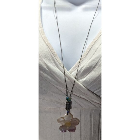 Fairycore Floral Shell Adjustable Pendant Necklace - Picture 4 of 7